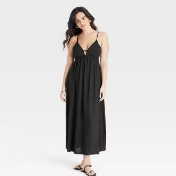 Chic Black Midi Dress - Picture 1 of 13